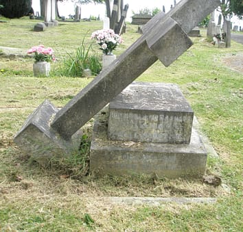 Private Signaller Hugh Barnard's headstone before restoration
